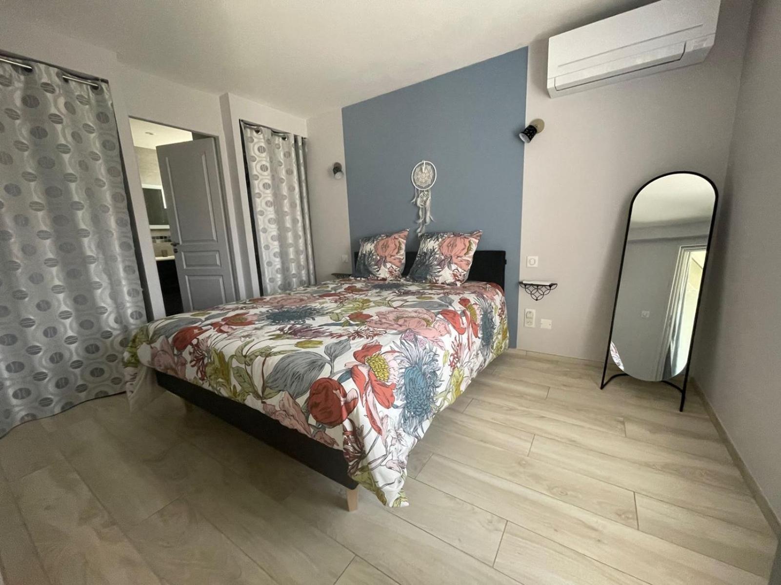 Les Mimosas Villa Gracay Екстериор снимка